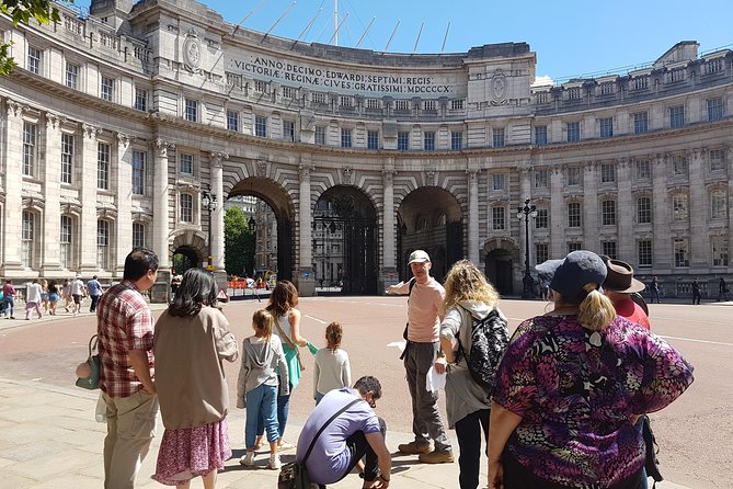 London 30 Top Sights with Fun Local Guide - Southbank by Underground: Tate Modern and Shakespeare’s Globe area