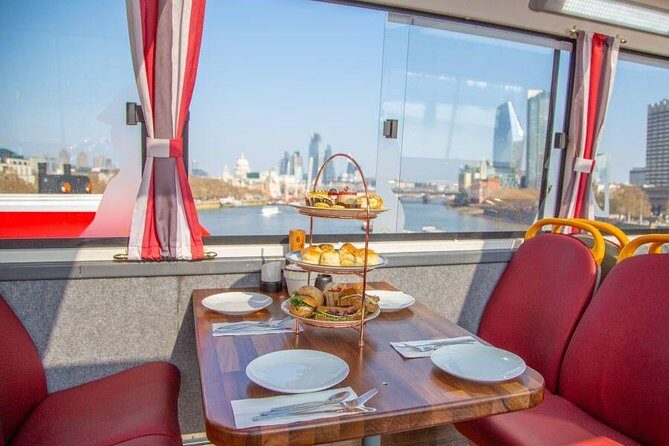 London Afternoon Tea Bus with Panoramic Tour - Narration and music: what you should expect (and what you shouldn’t)