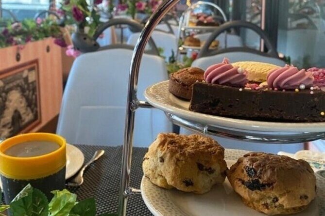 London Afternoon Tea Bus with Panoramic Tour - Small gotchas that can shape your day