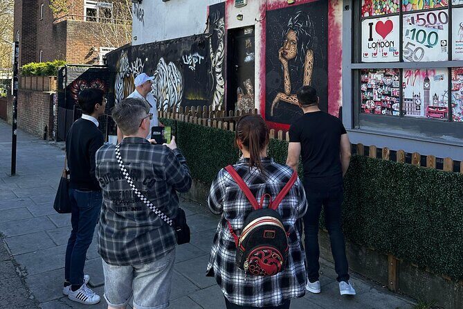 London - Amy Winehouse Camden Walking Tour - Amy’s homes: fascinating context, with a privacy consideration