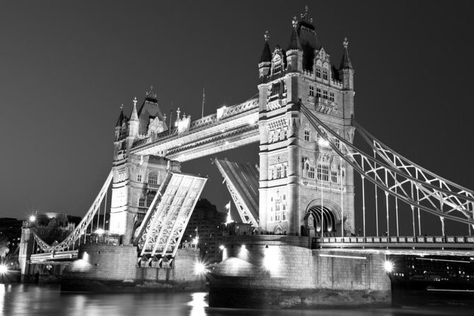 London Big Bus Evening Sightseeing Tour by Open-Top Bus - London Eye Glow and the Riverfront Feel
