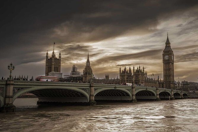 London by Night Sightseeing Tour - Open Top Bus - Westminster spotlight: Parliament and Westminster Abbey after dark