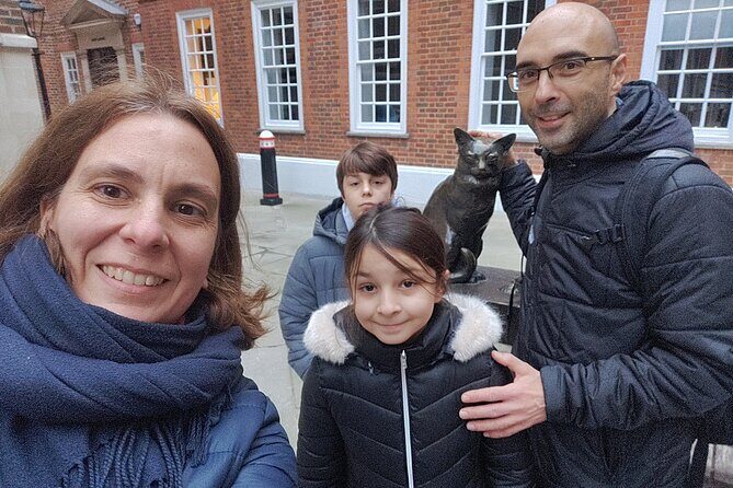 London Charles Dickens Puzzle Questo and Self-Guided Tour - Dr Johnson’s House: another literary heavyweight near Dickens country