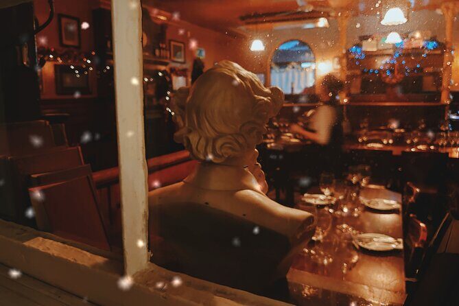 London Christmas Carol & Charles Dickens Small Group Walking Tour - Ye Olde Cheshire Cheese: A 13th-Century Pub Story Break