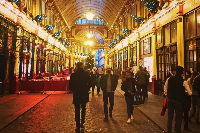London Christmas Carol & Charles Dickens Small Group Walking Tour - What Makes the Guide Style Matter in a Dickens Tour