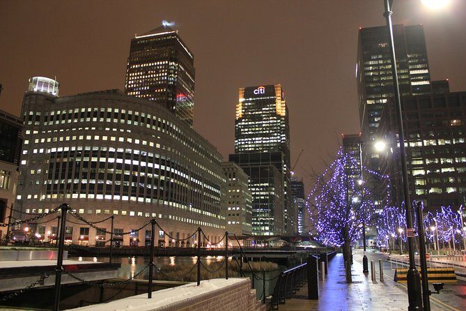 London Christmas Eve With 3 Course Dinner and Midnight Mass - Midnight Mass at St. Martin-in-the-Fields: the main event