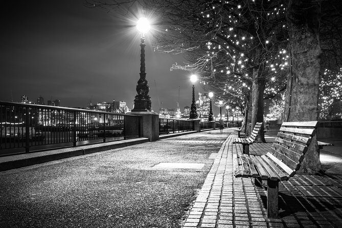 London Christmas Eve With 3 Course Dinner and Midnight Mass - Timing, group size, and the logistics that make it feel smooth