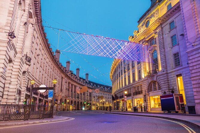 London Christmas Lights Guided Tour by Cab - Why a Black Cab Christmas Lights Tour Feels More Local