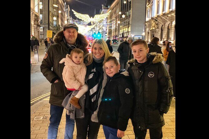 London Christmas Lights Guided Tour by Cab - Mayfair After Dark: Luxury Lights and a Different Kind of London