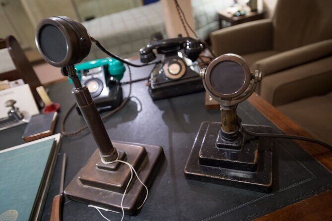 London: Churchill War Rooms Ticket & City Landmarks Guided Tour - Two Hours of Central Landmarks on Foot (No Bus, Just Stories)