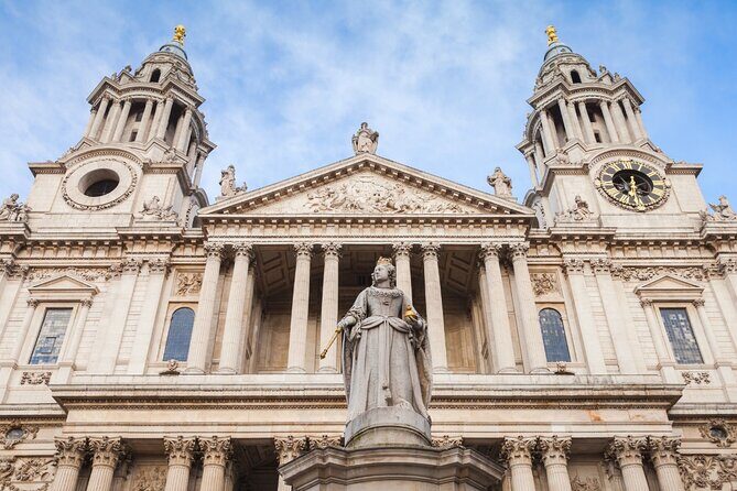 London: City of London Walking Tour - The Financial Core: Bracken House, the Royal Exchange, and the Bank