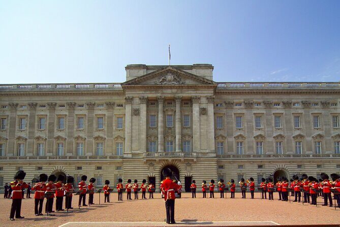 London Essential 2 hour introductory Walking Tour With a Londoner - A 2-hour Royal London route that actually helps you plan