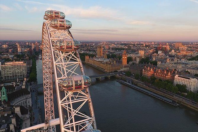 London Eye - Champagne Experience Ticket - Comfort in the Pod: Air-Conditioned, But Not Magic
