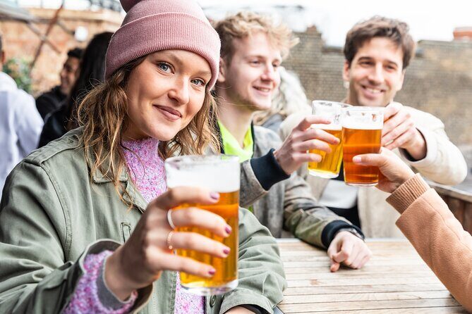 London Food & Drinks Private Tour - British Taverns & Pubs - East End pub food plus street art: the real appeal