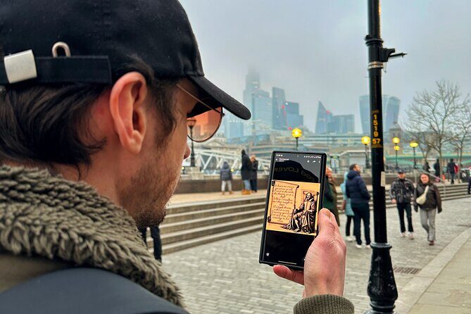 London: Food Treasure Hunt and Walking Tour - How the maze works (escape-room style) without the stress
