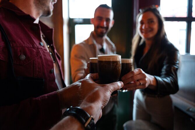 London Foodie Adventure:More than 10 dishes with Sherpa Food Tour - Covent Garden: Hidden Lanes, Quick Orientation, and Your First Bites