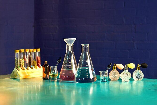 London: Gin Lab - Make your own gin - Botanical sampling: how to choose flavors you’ll actually enjoy