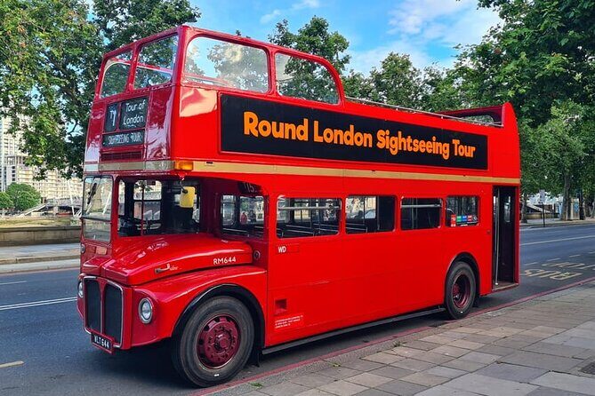 London: Guided Sightseeing Tour on a Vintage Open-Top Bus - St. Paul’s Cathedral: spotting it quickly, photographing it easily