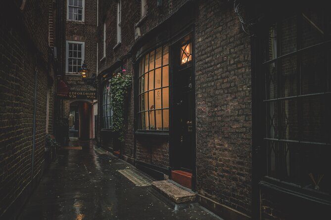 London: Harry Potter Movie Locations Magical Guided Tour - Diagon Alley and Knockturn Alley inspiration: the narrow shop-street moment