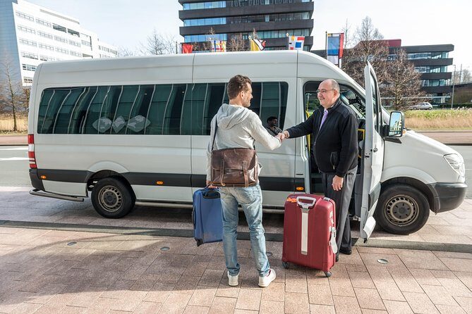 London Heathrow Airport Arrival Transfer (Airport to Southampton Hotel or Address) - The Southampton Arrival: Hotel, Address, or Port-Friendly Delivery