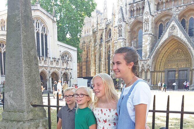 London Highlights Family-Friendly Walking Tour with Top Guide - A crowd-free way to hit London’s biggest icons (with kids in mind)