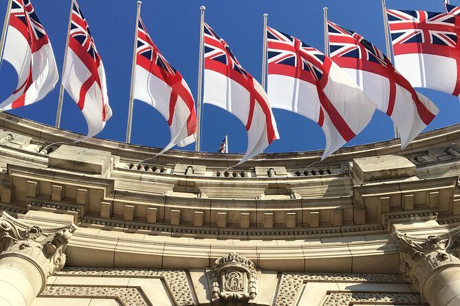 London in One Day: Small Group Walking Tour - See 30+ Sights - Whitehall and Horse Guards: the Lifeguard ceremony moment