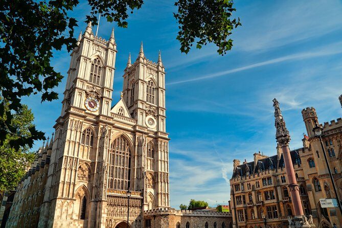 London In One Day Tour with River Cruise & London Eye Option - Thames River Cruise to Westminster: Views, Noise, and How to Find Your Boat