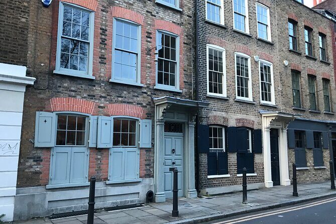 London - Jack the Ripper Small Group Tour - The Tech That Makes or Breaks a Night Walking Tour