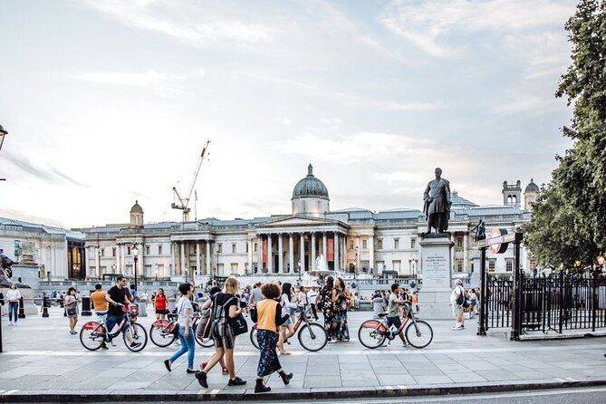 London Like a Local, Private & Personalized (2-3 hrs) - Buckingham Palace and the royal blast factor