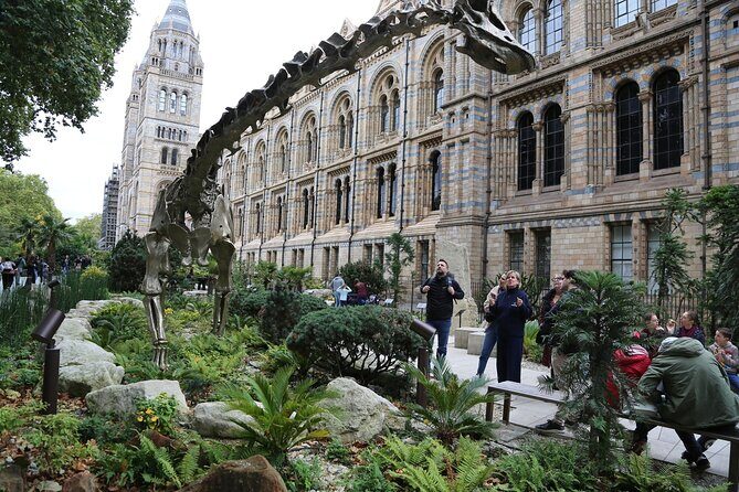 London: Natural History Museum Express Guided Tour & Audio Guide - Your self-paced audio tour: the real engine of the visit