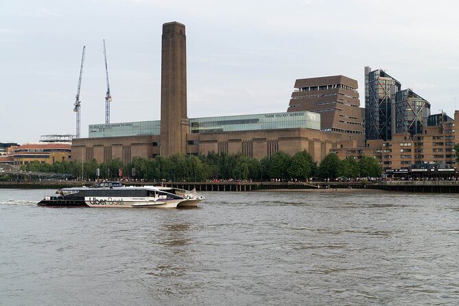 London: Naval College + Painted Hall + Uber Boat: One Way Trip - Onboard comfort: indoor cabins, outdoor decks, and coffee breaks