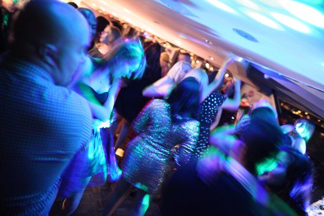 London New Year's Eve Dinner Cruise - The 5-hour plan: what happens from Tower Pier to midnight