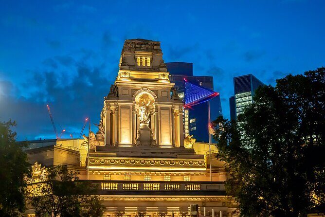 London Night Tour See the City Lights - Listening guide-by-guide: what multilingual narration adds