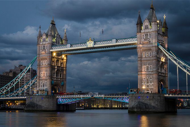London Photography Masterclass - Private Photography Lesson - Your 3-hour route: Westminster to Tower Bridge, timed for night light