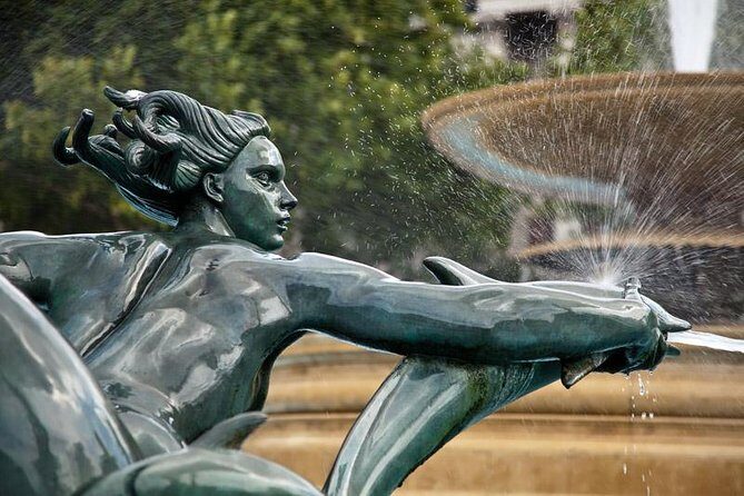 London Photography Tour - Private Tour - Trafalgar Square: Landseer Lions, chalk artists, and aperture lessons
