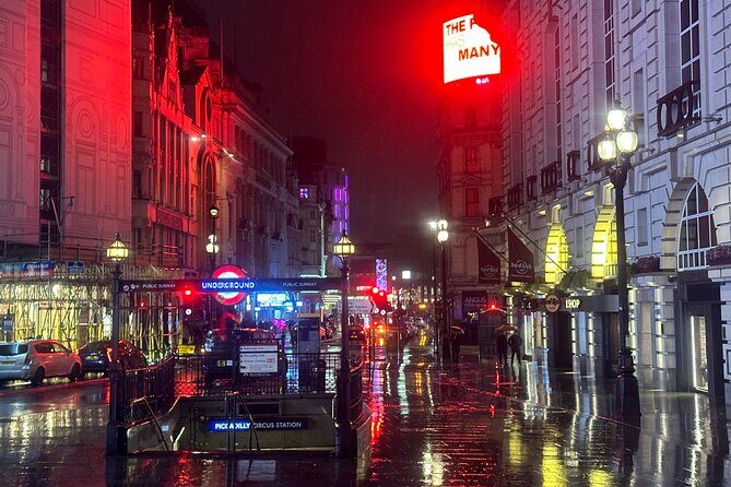 London Private Black Cab Night Tour with Hotel Pick Up - The real value: chatting with your driver-guide