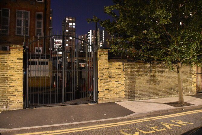 London Private Jack The Ripper Tour - Henriques Street (formerly Berner Street): Liz Stride and the debate