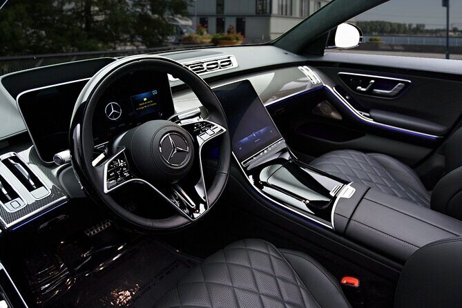 London: Private Transfer to/from Heathrow Airport - Heathrow Pickup: Meet-and-Greet Without the Public-Transport Stress