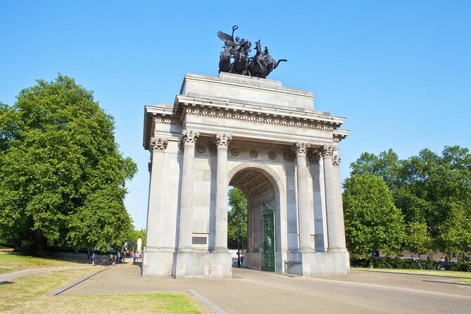 London Rogues and Rebels - Stop 1 at Wellington Arch: your basecamp for Westminster’s untold angles