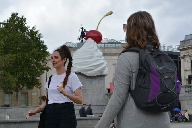 London Rogues and Rebels - Trafalgar Square and the Embankment: a clean landing and help for the rest of your day