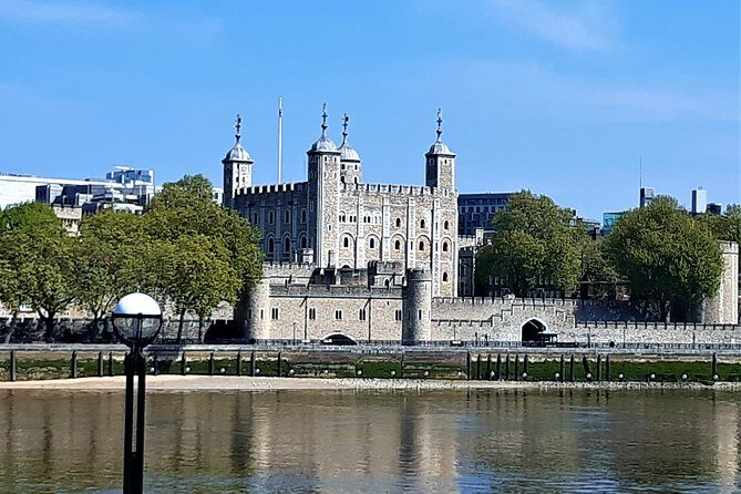 London Royal Highlights - Private Taxi Tour with Hotel Pickup - Buckingham Palace Photo Stop: 15 Minutes to Get Oriented