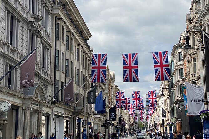 London Shopping Tours - Back Streets of Bond Street and Oxford Street: The Local Shortcut