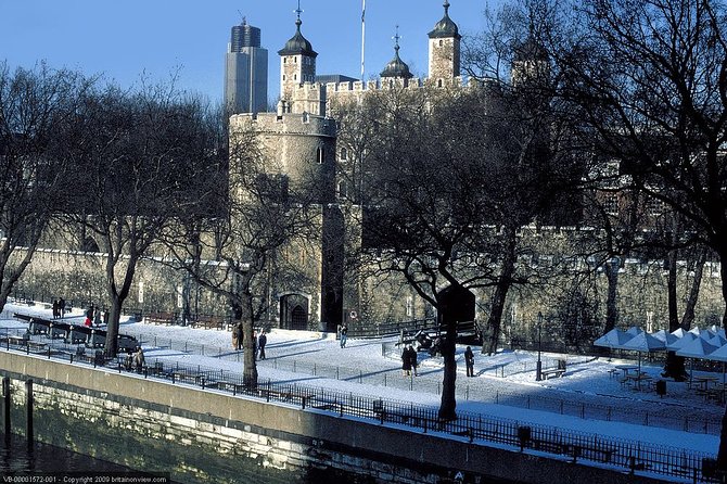 London Sights and Sounds on Christmas Day Afternoon Guided Tour - The Tower of London: Fortress Drama, Plus the Other Stories