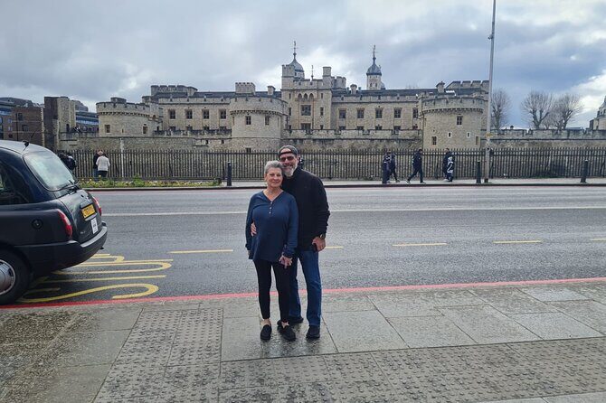 London Sightseeing Private Black Cab Tour with Hotel Pick Up - Big Ben and Westminster Abbey: Time, Power, and Ceremony in One Sweep