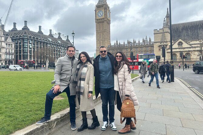 London Sightseeing Private Black Cab Tour with Hotel Pick Up - Leicester Square and Piccadilly Circus: When London Turns Into Movies