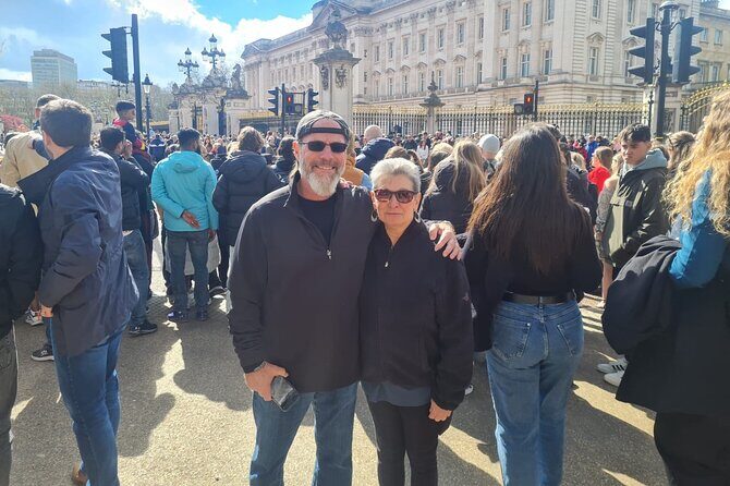 London Sightseeing Private Black Cab Tour with Hotel Pick Up - Trafalgar Square and Nelson’s Column: The 169-Foot Anchor