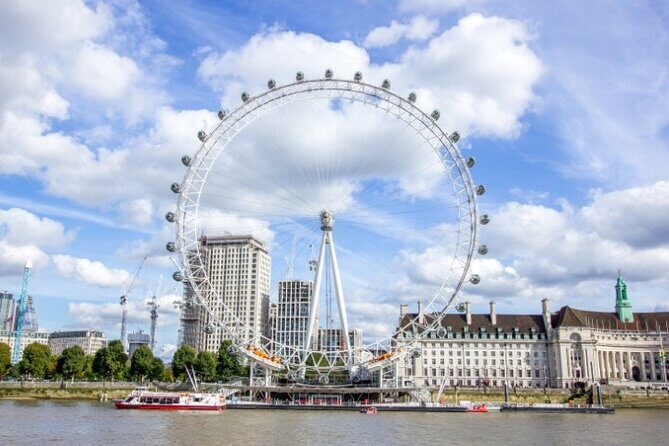 London Sightseeing Walking Tour with 30+ sights - Lunch break near Tower Hill: how to handle it without messing up the day
