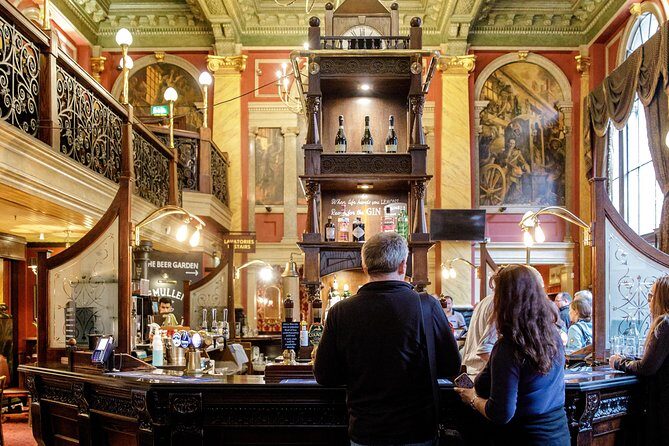 London Small Group Tour of Historical Pubs - Why this 3.5-hour London pub walk is a smart value