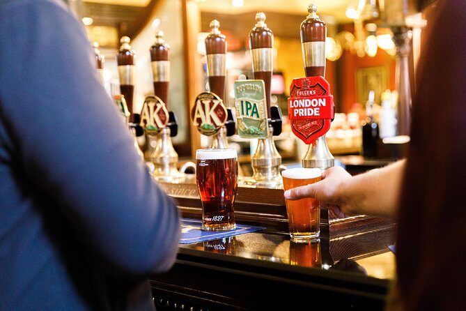 London Small Group Tour of Historical Pubs - A 17th-century writers’ favorite and the feel of medieval decor