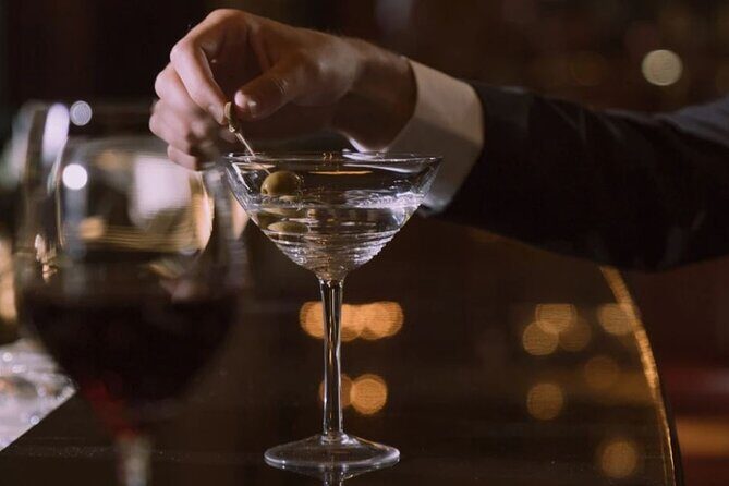 London Spy Experience with Tour Vesper Martini and Dinner - Setting off: St James’s Park at 6:00 pm makes it feel real